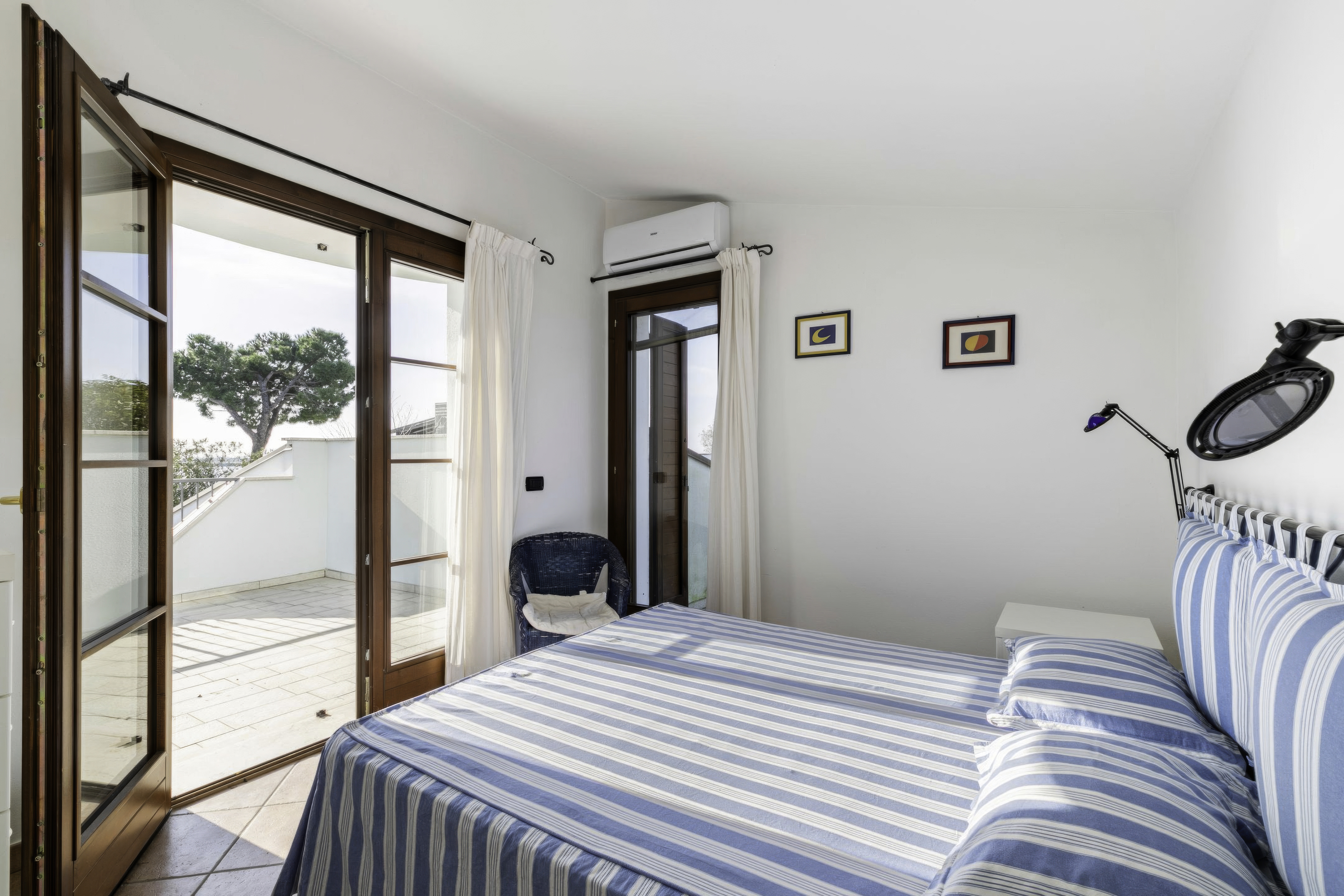 Villa Albarella bedroom with terrace access