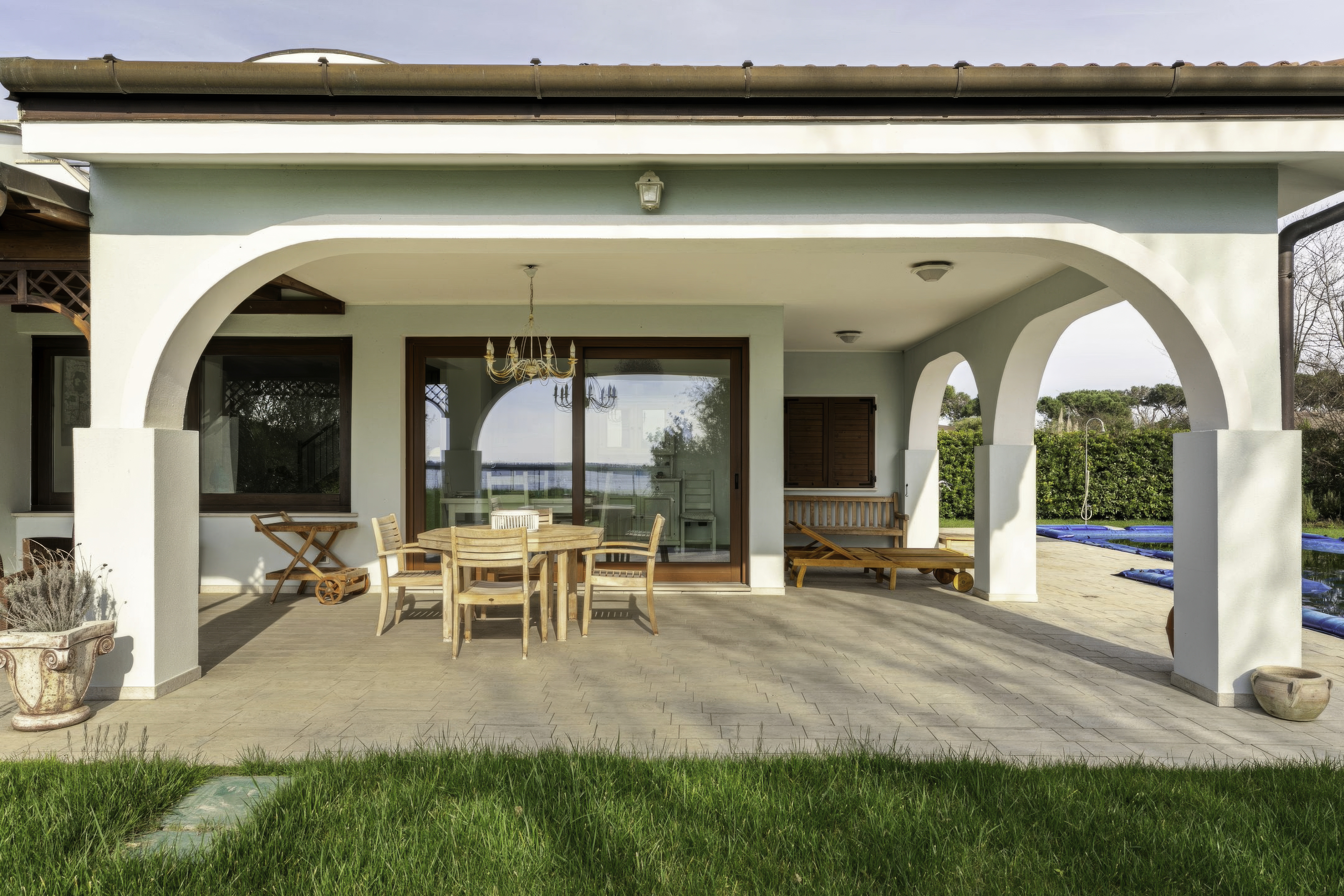 Villa Albarella patio