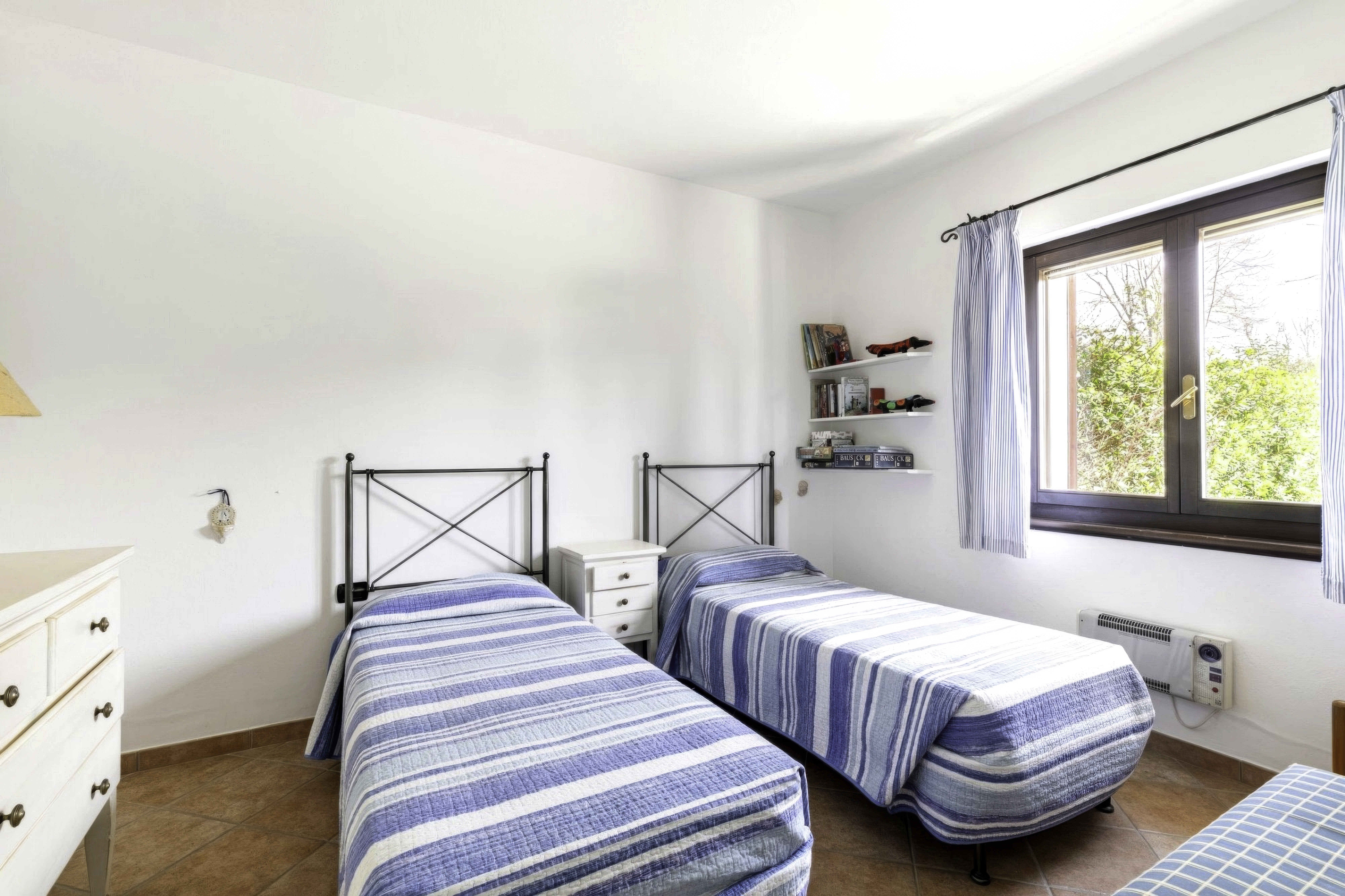 Villa Albarella bedroom 1