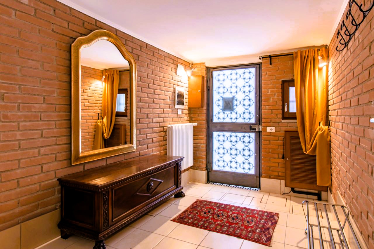 La Serenissima new entrance view