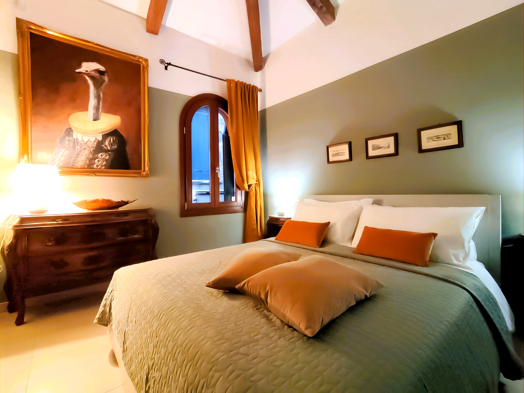 La Serenissima master bedroom with original artwork